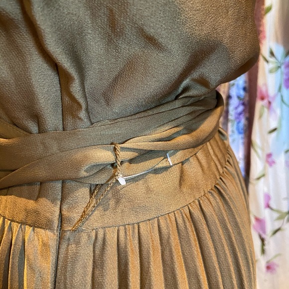 ❌SOLD❌ Stylish-Goddess Bronze Pleat Dress - Picture 11 of 15